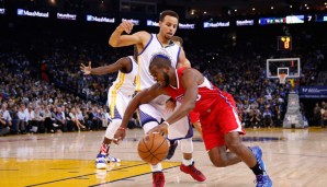 Irgendwie muss man doch an den Warriors vorbei: Chris Paul (v.) gegen Stephen Curry