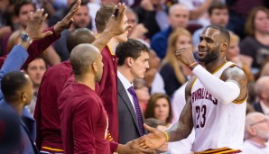 LeBron James wird auch kommende Saison das Jersey der Cavs tragen