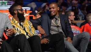 James Harden (l.) und Kevin Durant spielten drei Jahre zusammen bei den OKC Thunder