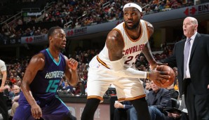 Kemba Walker (l.) will mit seinen Hornets LeBron James' Cavaliers herausfordern