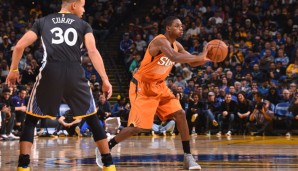 Brandon Knight (r.) ist bei den Phoenix Suns kein Starter mehr