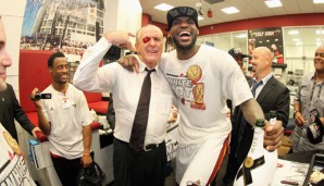 Pat Riley (l.) und LeBron James gewannen 2012 und 2013 jeweils die Meisterschaft