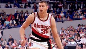 SAM BOWIE: Er gilt als einer der größten Draft-Busts aller Zeiten, weil der Center direkt vor Jordan gezogen wurde. Schon auf dem College war er verletzungsanfällig, dies setzte sich leider in der NBA nahtlos fort.