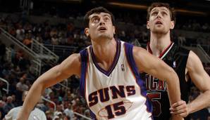 NIKOLOZ TSKITISHVILI - Der Georgier war der zwölfte Mann im Playoff-Kader und kam nur sporadisch zum Einsatz. Auch nach seiner Zeit bei den Suns konnte der 5. Pick des Drafts 2002 seinen Ruf als Draft-Bust nie mehr abschütteln.