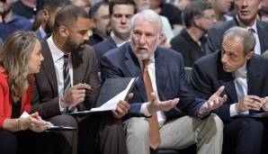 Gregg Popovich (2.v.r.) zeigte sich nach dem Sieg der San Antonio Spurs über die Phoenix Suns unzufrieden