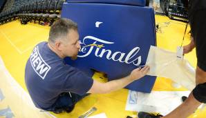 Die Oracle Arena beheimatet zum fünften Mal in ihrer Geschichte die NBA Finals (2015, 2016, 2017, 2018 und 2019). Den Titel 1975 holten sich die Dubs in einer Mehrzweckhalle namens Cow Palace, in die sie extra für die Finals wechselten.