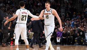 Welche Bilanzen erreichen die Teams in der Western Conference? 1, Denver Nuggets - 54-28, 2. Los Angeles Clippers - 54-28, 3. Houston Rockets - 53-29, 4. Utah Jazz - 52-30, 5. Los Angeles Lakers - 51-31