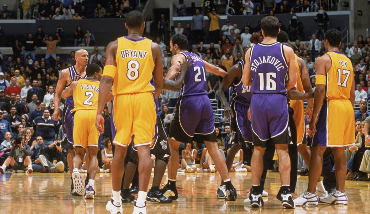 5-lakers.2002_1200x694