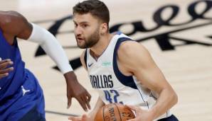 Maxi Kleber erhielt dagegen sogar sechs Stimmen von den Spielern (Platz 24), dafür deutlich weniger Fan-Stimmen (17.698, Platz 43). Genau wie bei DS17 gab es keine Stimme von den Journalisten, im West-Frontcourt liegt er auf Platz 35.