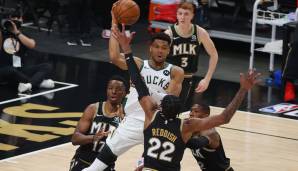 Giannis Antetokounmpo verletzte sich in Spiel 4 gegen die Atlanta Hawks.