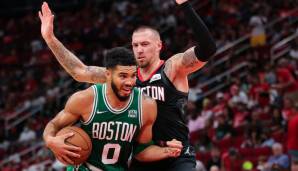 Eines dieser Teams soll laut Michael Scotto (HoopsHype) Boston sein. Die Celtics haben sich angeblich mit einer möglichen Rückkehr des Deutschen beschäftigt, allerdings haben die Kelten mit Robert Williams, Al Horford oder Enes Freedom genügend Bigs.