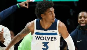 Nach Infos von Wolfson ist ein Deal für Smart aber unwahrscheinlich, wenn Minnesota nicht bereit ist, einen Erstrundenpick oder JADEN MCDANIELS mitzuschicken. Ende Januar wurde auch den Mavs Interesse am zweimalige All-Defensive-Guard nachgesagt.