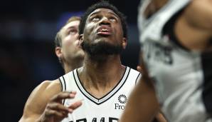 Nochmal Stein: Der beschreibt auch den Trade-Markt von Spurs-Big THADDEUS YOUNG als eher ruhig. Für Playoff-Anwärter könnte der 33-Jährige eigentlich interessant sein, doch die Angebote scheinen sich nicht zu überschlagen.