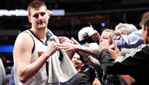 Nikola Jokic hat die Denver Nuggets in der Saison 2021/22 komplett auf seinen Rücken genommen.