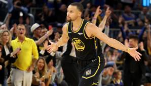 Stephen Curry feiert sein Comeback mit einem Blowout-Sieg zum Playoff-Auftakt.