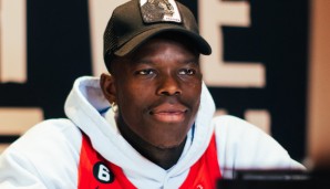 Dennis Schröder hat einen Zweijahresvertrag bei den Toronto Raptors unterschrieben.