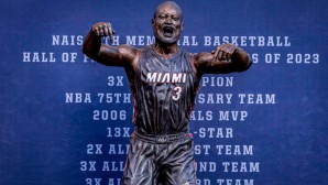 Wade_Statue