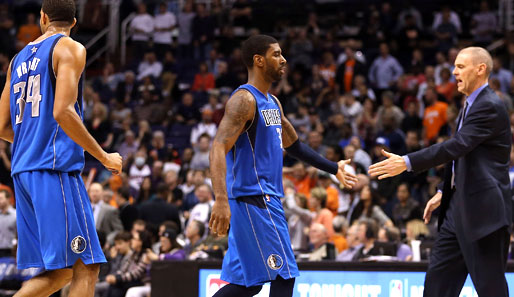 Auf Brandan Wright (l.) und O.J. Mayo konnte sich Coach Rick Carlisle gegen Phoenix verlassen