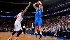 Dirk Nowitzki (r.) traf 5 seiner 7 Dreierversuche und war Top-Scorer der Mavericks