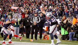 Rob Gronkowski (r.) fing zwei Touchdown-Pässe und brachte die Pats so auf die Siegerstraße