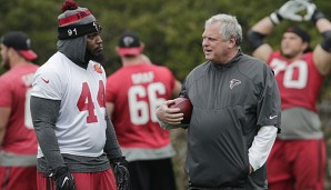 Richard Smith (r.) war seit 2015 Defensive Coordinator der Atlanta Falcons