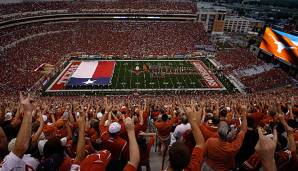 Das Darrell K Royal-Texas Memorial Stadium ist eines von mehreren Stadien mit einem Fassungsvermögen von 100.000 Plätzen.