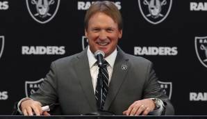 Gleichzeitig beginnen die Steelers, sich ernsthaft mit einem Trade zu befassen. Ein großer Interessent: Jon Gruden von den Raiders. Er schwadroniert, wie magisch Brown doch sei und was andere von ihm lernen könnten. Chucky ist entzückt!