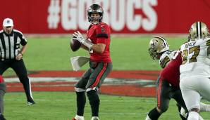 6. Tom Brady, Tampa Bay Buccaneers: Das Saints-Spiel war ein Desaster, da muss man nicht diskutieren. Aber sonst? Es ist eben häufig Brady, der eine ineffizient designte Offense gefährlich macht. Pocket-Movement, Arm, Accuracy - das ist alles noch da.