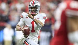 3. SAN FRANCISCO (via MIA, via HOU) - JUSTIN FIELDS, QB, OHIO STATE. Ich sehe nicht, dass Shanahan für einen QB wie Mac Jones hochgeht, der ihn erneut limitiert. Lance hat mehr Upside, Fields ist deutlich weiter in der Pocket und im Spielverständnis.