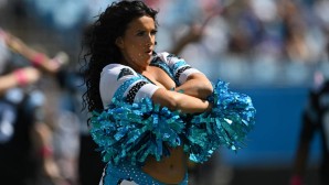 panthers-cheerleader