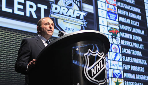 Noch im Juni führte Commissioner Gary Bettman durch den Draft für die neue Saison